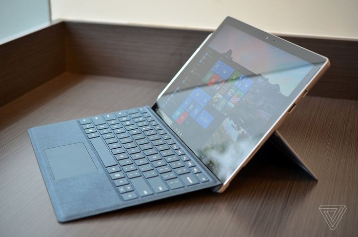 Microsoft tung Surface Pro mới giá 799 USD - Ảnh 1.