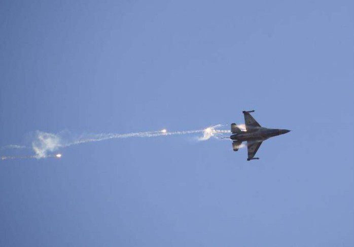 Syria phóng tên lửa đáp trả Israel - Ảnh 1.