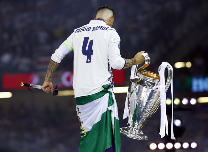 Chùm ảnh Real Madrid mừng chức vô địch châu Âu lần thứ 12 - Ảnh 6.