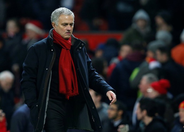 Xài 300 triệu bảng/2 mùa, Mourinho vẫn chê ít - Ảnh 2.