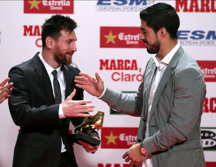 Gia đình Messi đáng yêu tại lễ trao giải Chiếc giày vàng - Ảnh 2.