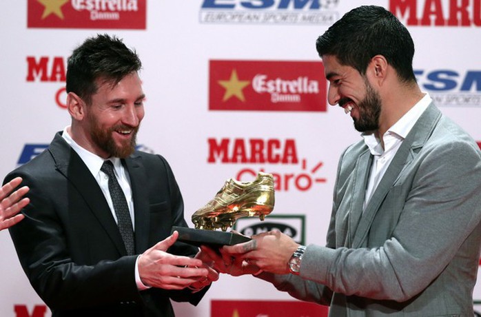 Gia đình Messi đáng yêu tại lễ trao giải Chiếc giày vàng - Ảnh 3.