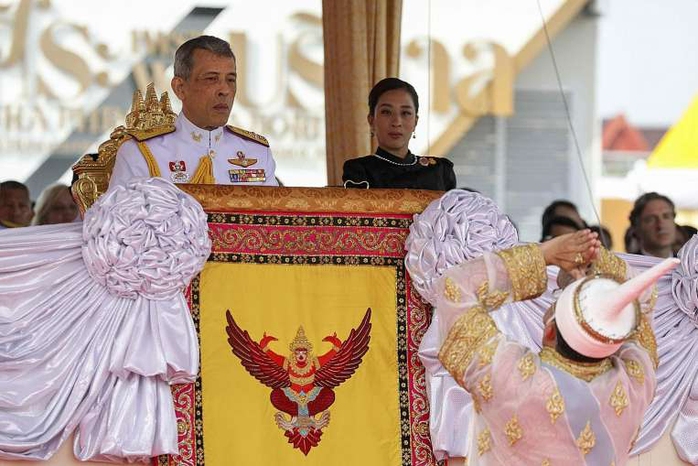 Vua Thái Lan quản lý 30 tỉ USD tài sản hoàng gia - Ảnh 1.