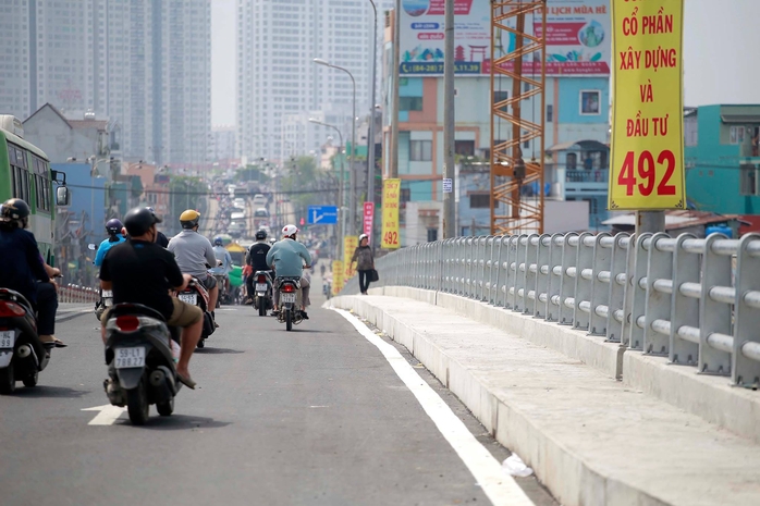 Thông xe nhánh cầu Nguyễn Tri Phương với đường Võ Văn Kiệt - Ảnh 2.