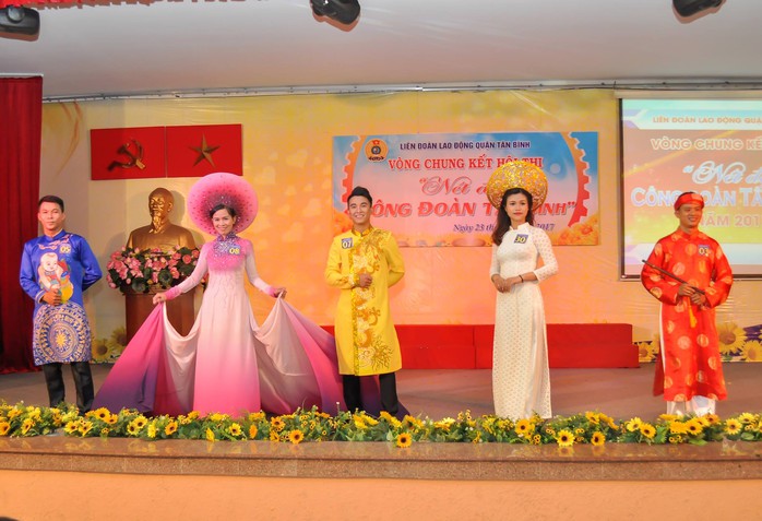 
Các thí sinh tham gia Hội thi “Nét đẹp Công đoàn Tân Bình”
