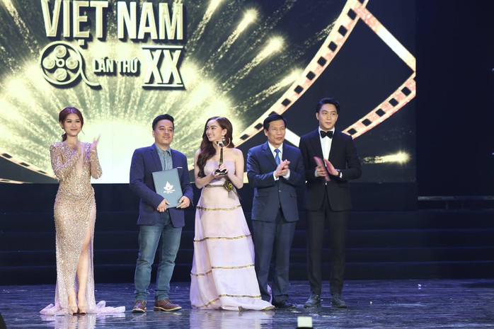 Kaithy Nguyễn Em chưa 18 đoạt giải xuất sắc nhất - Ảnh 1.