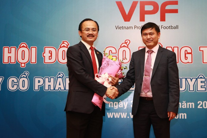 Bầu Thắng rút lui, bầu Tú làm chủ tịch VPF - Ảnh 1.