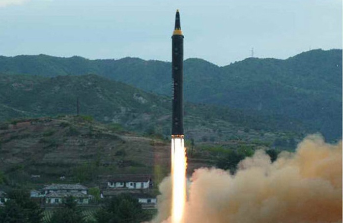Triều Tiên nói vụ thử tên lửa mới thành công - Ảnh 9.