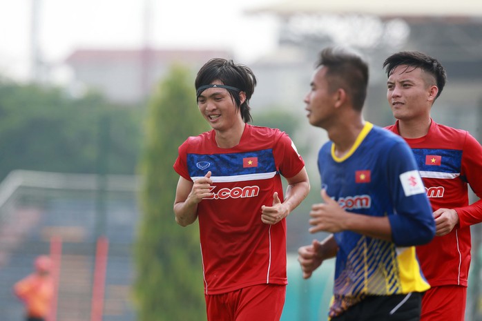Cầu thủ người Thái Bình tỏ ra rất vui vẻ