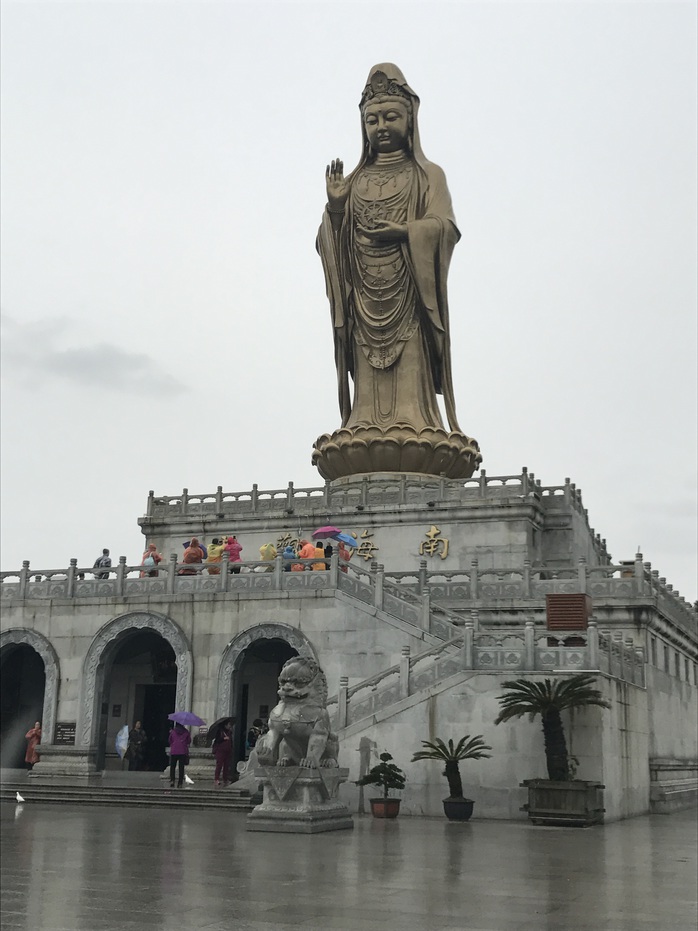 Tượng Nam Hải Quan âm