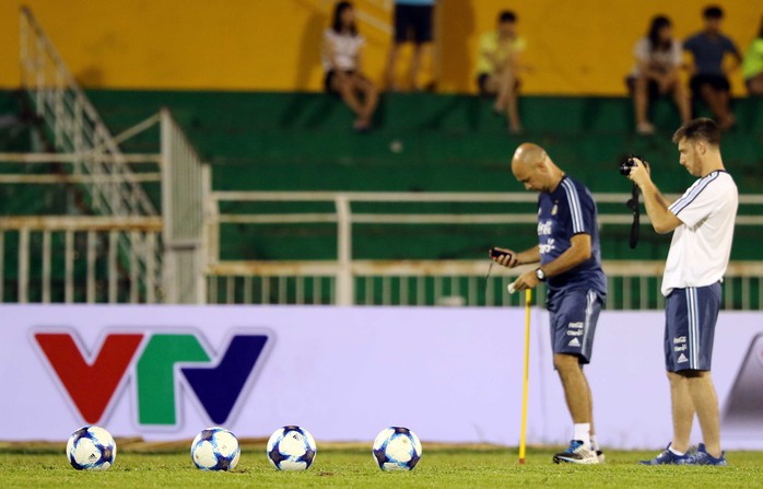 Các HLV U20 Argentina thích... chụp ảnh - Ảnh 7.