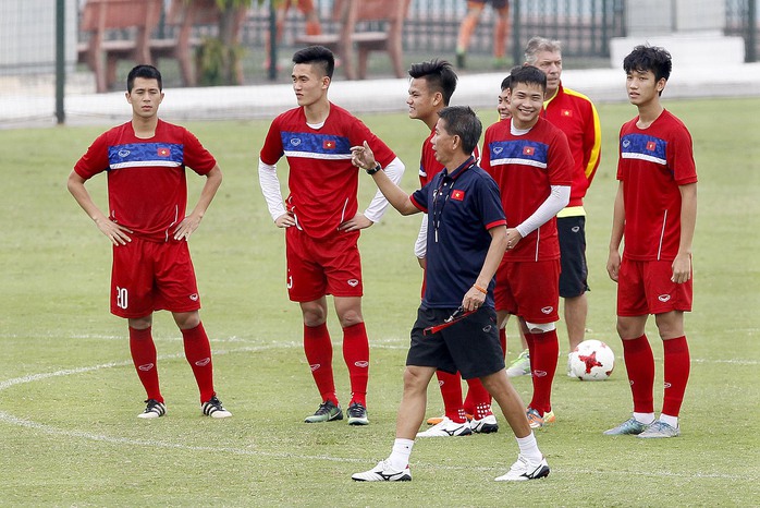 Hai quyết định gây sốc của HLV U20 Việt Nam - Ảnh 1.