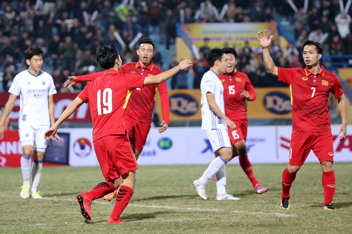 U23 Việt Nam – Ulsan Hyundai 2-3: Công tốt, thủ hở - Ảnh 9.