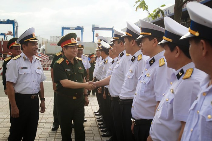 Gặp Bộ trưởng Bộ Quốc phòng: Tân cảng xin giữ 3 công ty  - Ảnh 1.