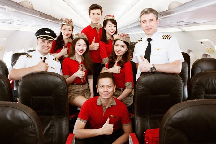 Tiếp viên là nghề hấp dẫn thu hút nhiều bạn trẻ