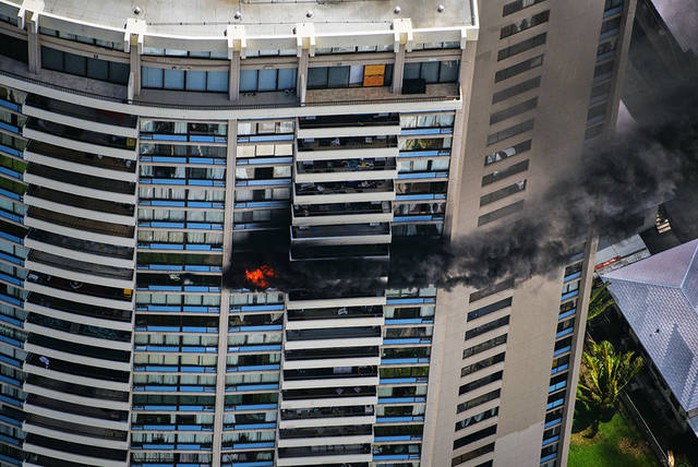 Mỹ: Cháy tòa nhà 36 tầng, 3 người thiệt mạng - Ảnh 3.