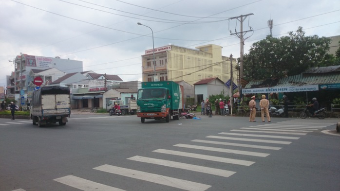 Phóng nhanh, một thanh niên vào viện cấp cứu - Ảnh 2.