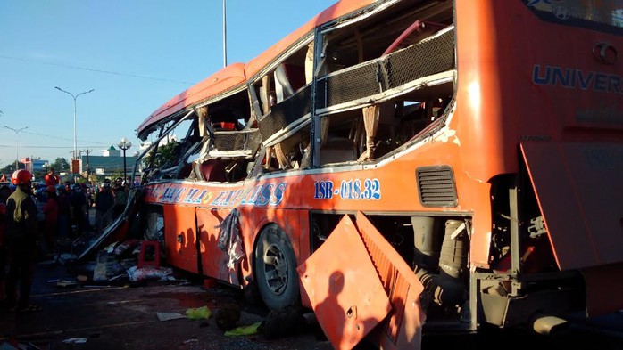 Tai nạn kinh hoàng ở Gia Lai, ít nhất 10 người chết - Ảnh 5.
