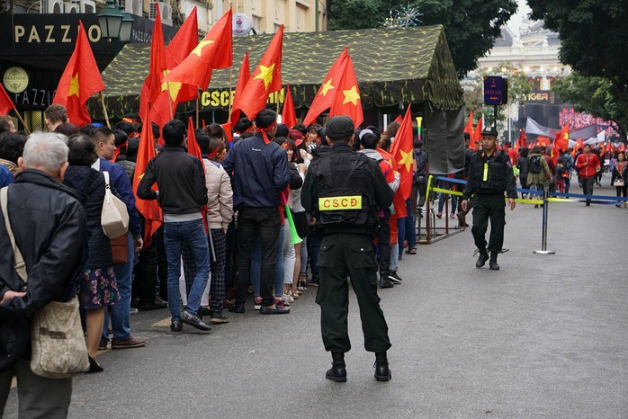 Phó Thủ tướng reo mừng giây phút Quang Hải ghi tuyệt phẩm - Ảnh 13.