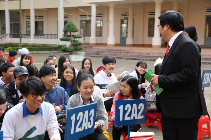 Đưa trường học đến thí sinh 2018 tại Đắk Lắk: Mê sư phạm nhưng sợ thất nghiệp - Ảnh 8.