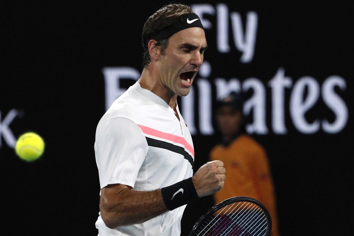 Federer bật khóc khi giữ cúp Úc mở rộng ở tuổi 36 - Ảnh 3.