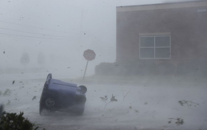 Mỹ: Cận cảnh “bão khủng khiếp nhất 100 năm” càn quét bang Florida - Ảnh 4.