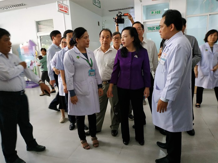 Bộ trưởng Bộ Y tế nhắc bài học cay đắng khi đến BV Nhi Đồng 2 - Ảnh 2.