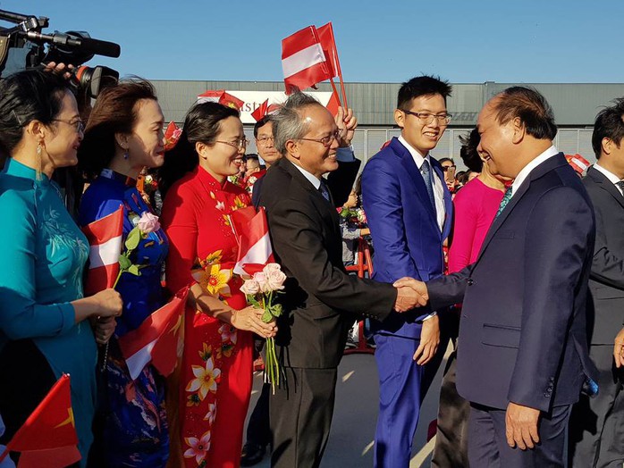 Thủ tướng Nguyễn Xuân Phúc đã đến Thủ đô Vienne - Áo, bắt đầu chuyến thăm châu Âu - Ảnh 6.