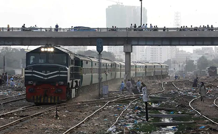 Sợ bẫy nợ, Pakistan cắt bớt Con đường tơ lụa mớicủa Trung Quốc - Ảnh 1.