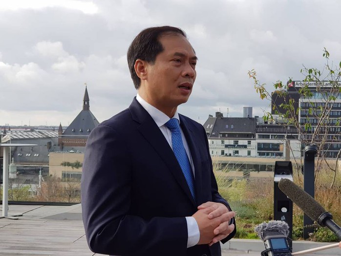 7 ngày tại châu Âu, Thủ tướng Nguyễn Xuân Phúc có 70 bài phát biểu - Ảnh 1.
