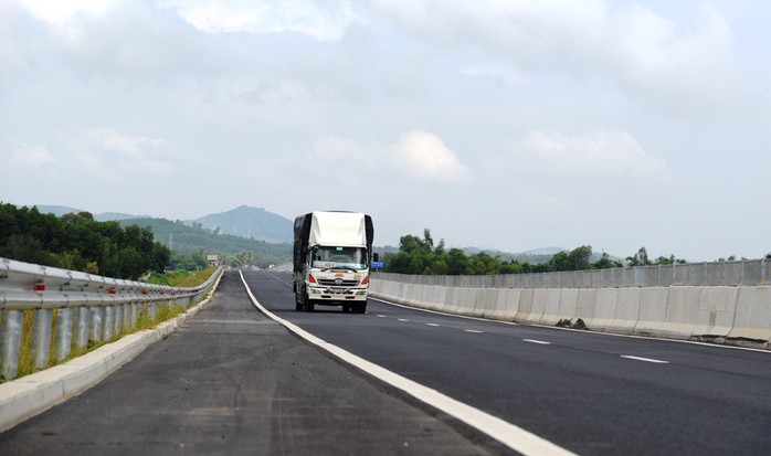 Hàng loạt điểm sạn trên đường cao tốc Đà Nẵng – Quảng Ngãi - Ảnh 3.