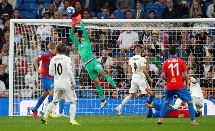 Thoát hiểm ở Bernabeu, sao Real Madrid giữ ghế HLV Lopetegui - Ảnh 2.