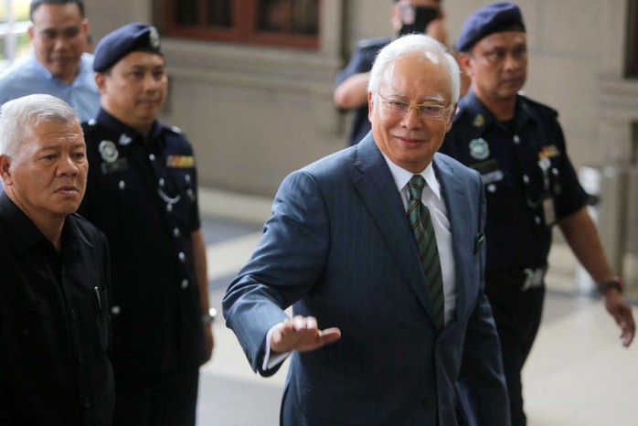 Cựu thủ tướng Najib Razak bị buộc thêm tội - Ảnh 1.