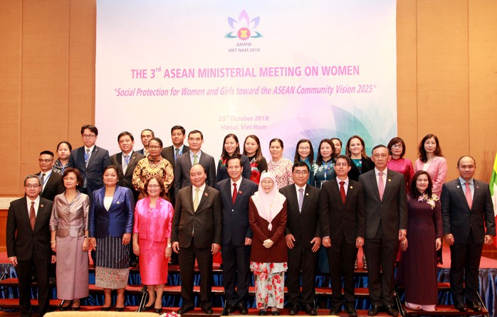 Thủ tướng Nguyễn Xuân Phúc: Phụ nữ ASEAN cống hiến tích cực vào tăng trưởng, thịnh vượng của quốc gia - Ảnh 2.