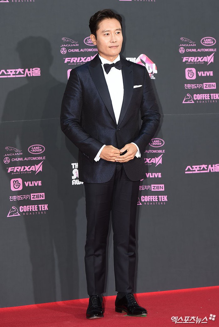 Tài tử Lee Byung Hun thắng lớn nhờ diễn xuất tốt - Ảnh 2.