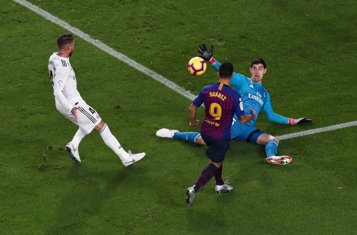 Hat-trick Suarez nhấn chìm Real Madrid ở El Clasico - Ảnh 4.