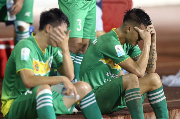 V-League: XSKT Cần Thơ rớt hạng, Nam Định tranh vé vớt - Ảnh 1.