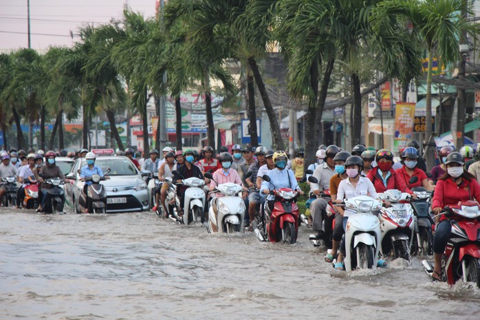 Người Cần Thơ khốn đốn vì đi đâu cũng gặp bà thủy - Ảnh 5.