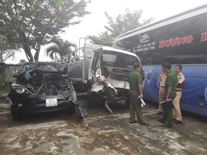Khởi tố vụ xe Mazda BT50 tông liên hoàn ở Quảng Nam - Ảnh 1.