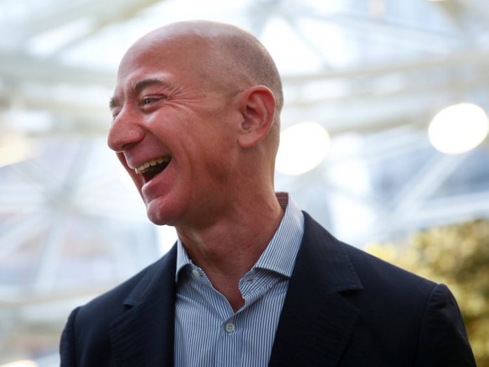 Giàu nhất thế giới, Jeff Bezos vẫn rửa bát mỗi tối - Ảnh 1.
