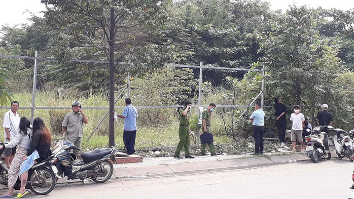 Phát hiện thi thể nữ cháy đen ở bãi cỏ cạnh ngã tư Vũng Tàu - Ảnh 1.