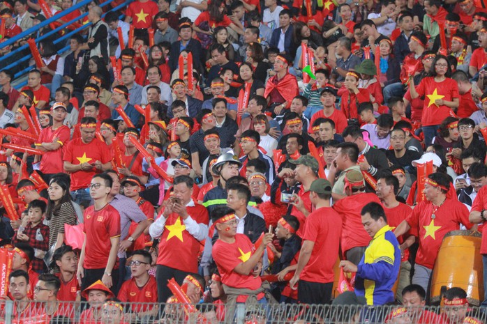 Thắng Campuchia 3-0, Việt Nam vào bán kết với ngôi đầu bảng A - Ảnh 9.