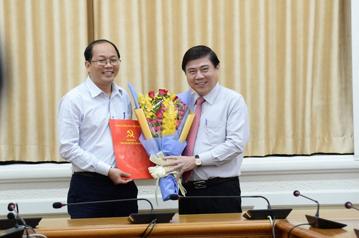 TP HCM: Ông Dương Hồng Thắng làm Chủ tịch UBND huyện Hóc Môn - Ảnh 1. TP HCM: Ông Dương Hồng Thắng làm Chủ tịch UBND huyện Hóc Môn - Ảnh 1.