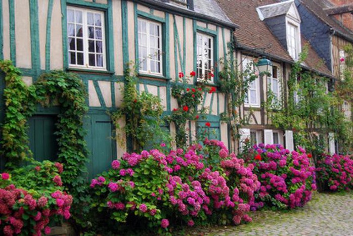 Những ngôi nhà thơ mộng đẹp như cổ tích ở làng quê nước Pháp - Ảnh 14.