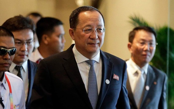Bộ trưởng Ngoại giao Triều Tiên Ri Yong Ho thăm chính thức Việt Nam - Ảnh 1.
