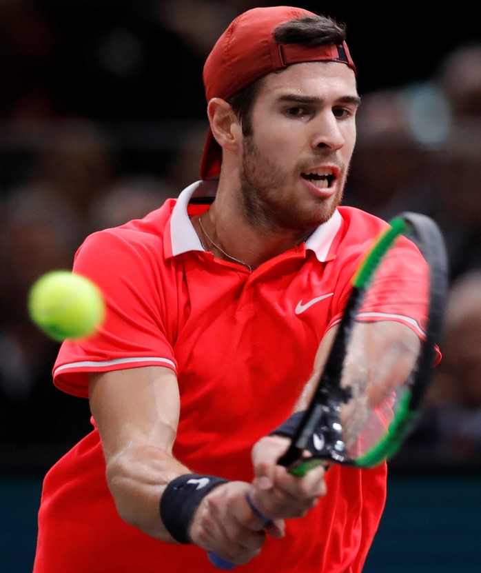 Video: Đuối sức, Djokovic để Khachanov tạo địa chấn ở Paris - Ảnh 2.