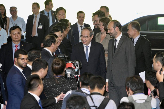 Thủ tướng Pháp nắm tay thân mật Bí thư Nguyễn Thiện Nhân - Ảnh 2.