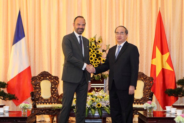 Thủ tướng Pháp nắm tay thân mật Bí thư Nguyễn Thiện Nhân - Ảnh 3.