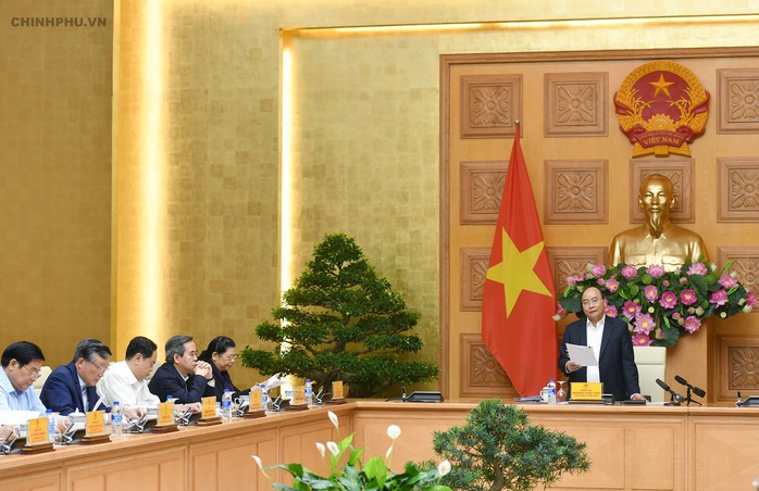 Thủ tướng chủ trì họp phiên đầu tiên Tiểu ban Kinh tế - Xã hội của Đại hội XIII - Ảnh 2.