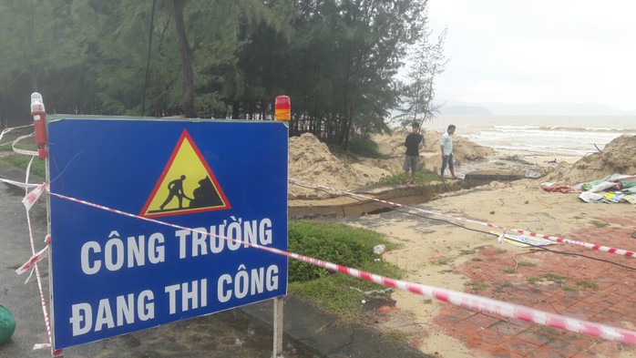 Hơn 3 km bờ biển Đà Nẵng tiếp tục sạt lở nặng - Ảnh 14.